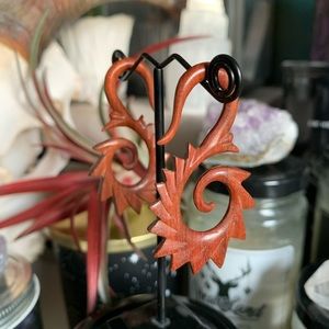 Abaraka 6g hand carved bloodwood hanging earrings